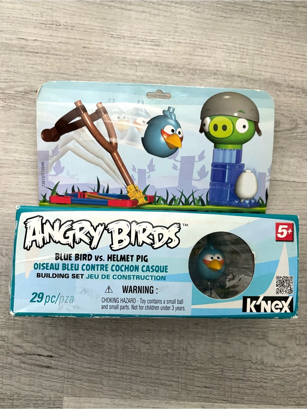 K’nex Angry Birds Blue Bird vs. Helmet Pig Building Set 29 PCs Slingshot Rare
